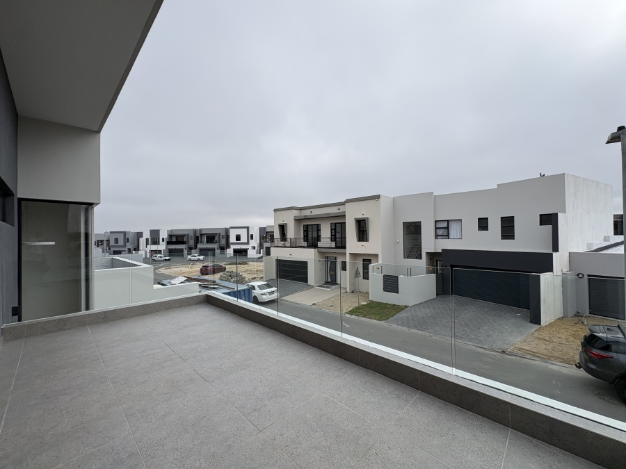 4 Bedroom Property for Sale in Sandown Western Cape